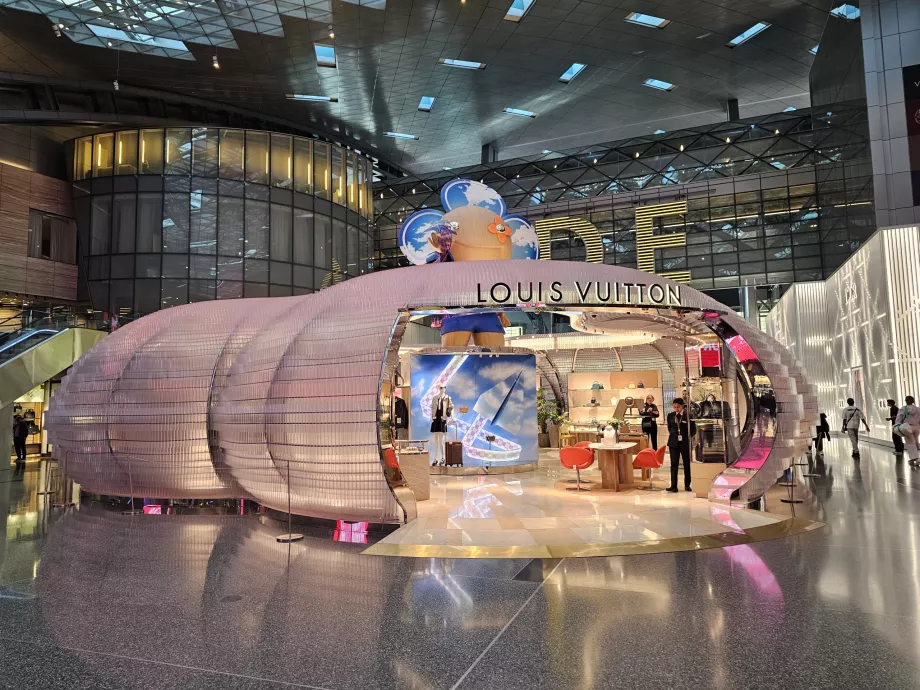 Louis Vuitton, transittseksjon